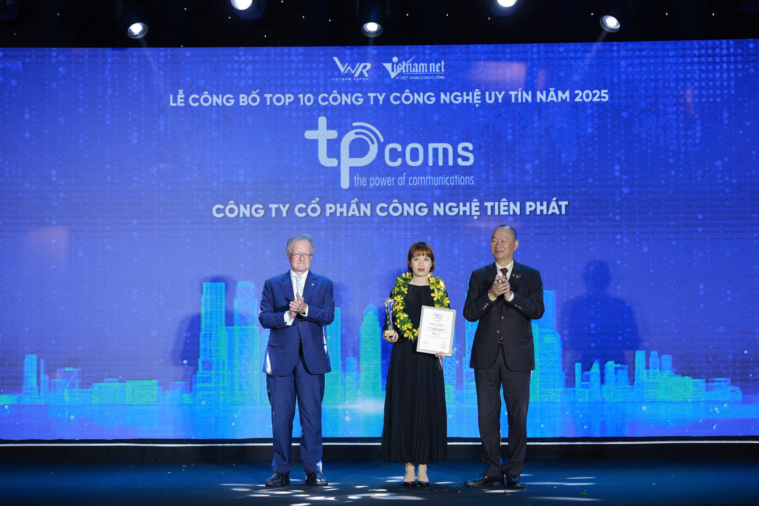 TPCOMS vinh dự được xướng tên trong bảng xếp hạng Top 10 Công ty Công nghệ uy tín năm 2025